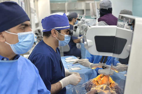 دکتر علیرضا زارعی فر جراح متخصص چشم